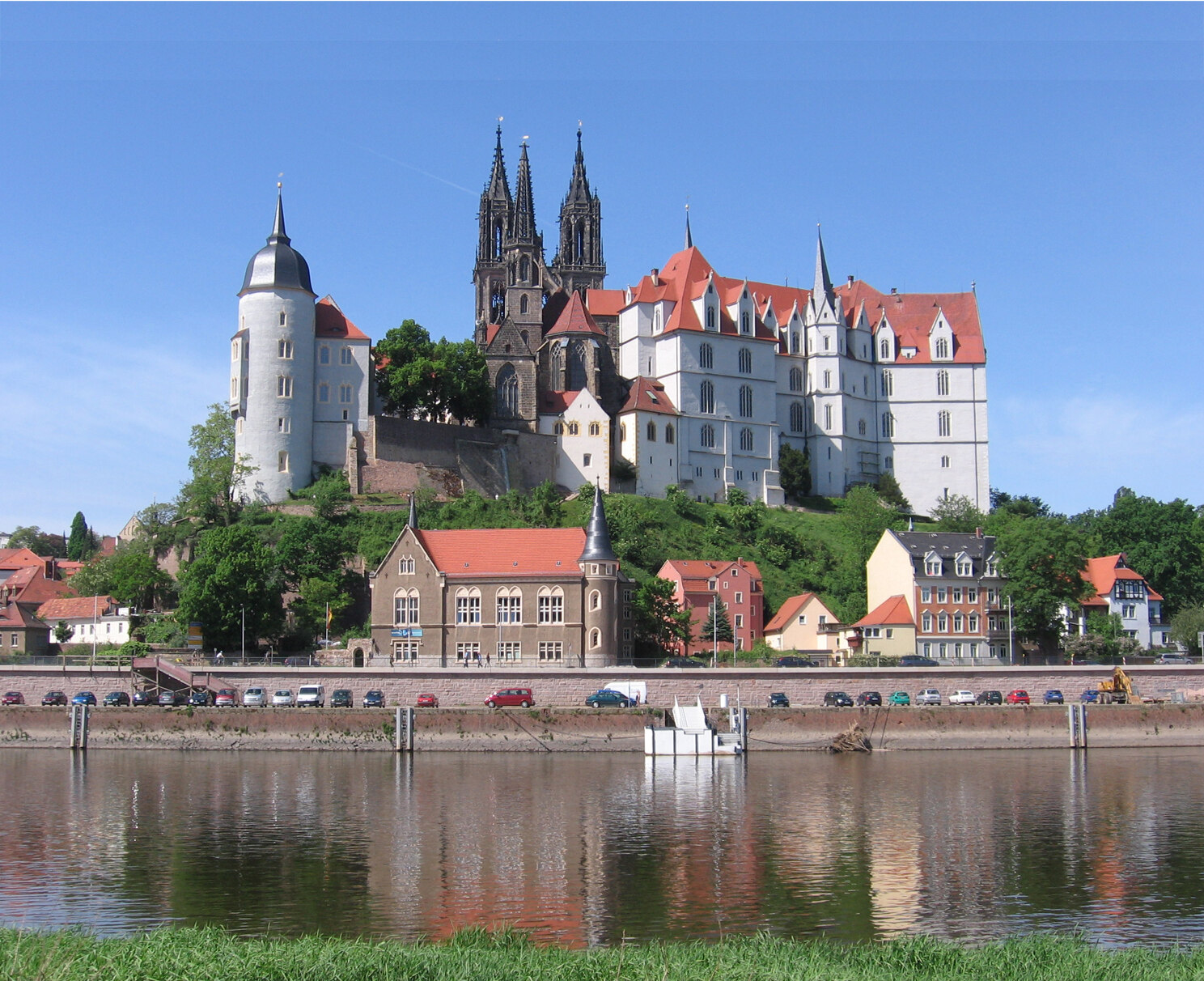 Vielfältiger Denkmalbestand in Meißen mit Albrechtsburg, Dom, Bischofsschloss, Altstadt, Bürgerhäuser, Gartenanlagen bis hin zu technischen Denkmalen 